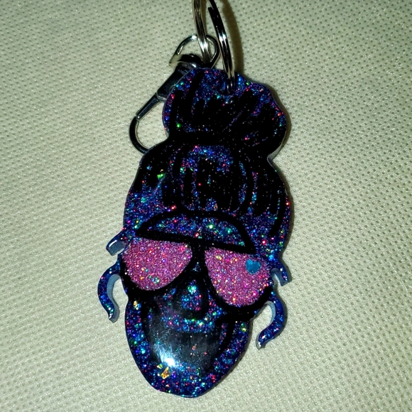 Resin skull 💀 keychain - Picture 1 of 4